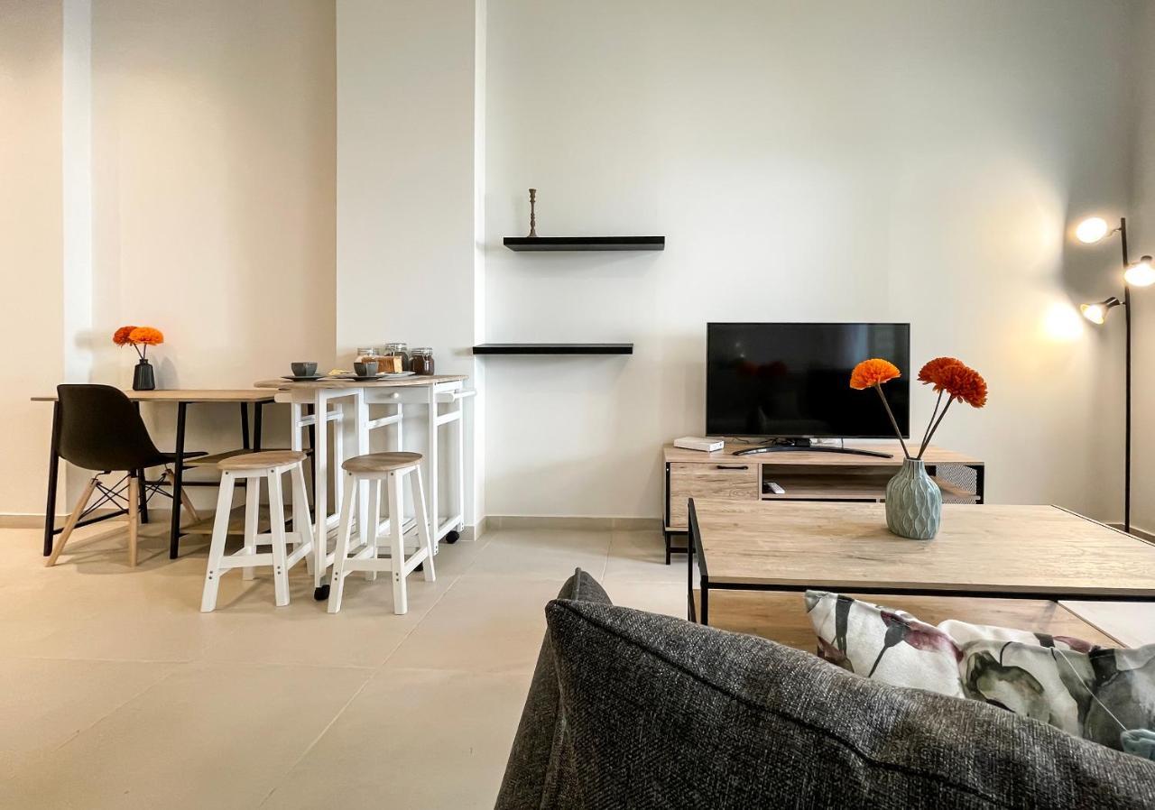 Apartamento Soho Modern 55Sqm Studio With Secret Garden Atenas Exterior foto