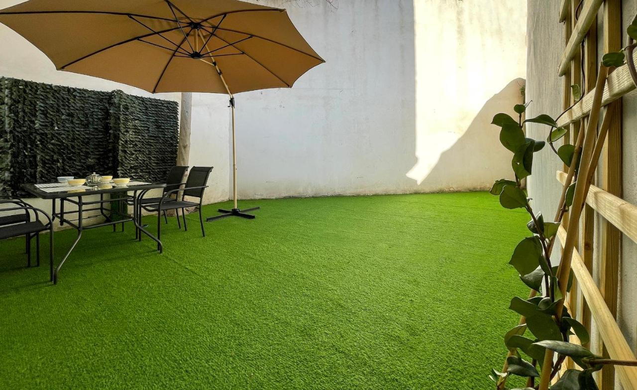 Apartamento Soho Modern 55Sqm Studio With Secret Garden Atenas Exterior foto